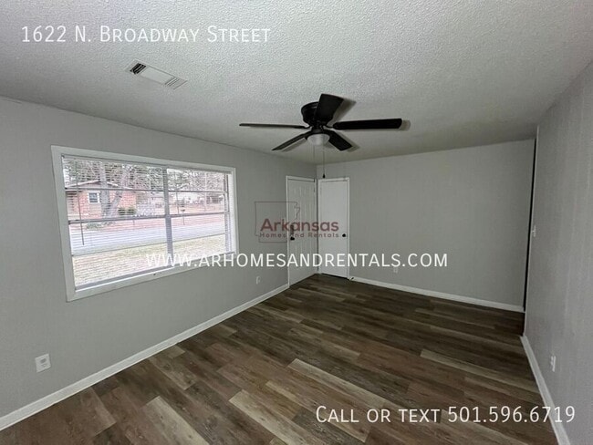 Photo - 1622 N Broadway St