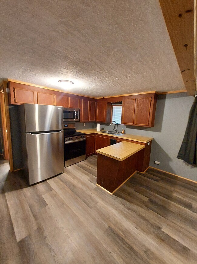 Photo - 604 Mayflower Ln