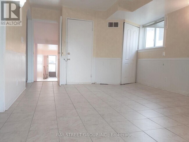 Photo - 72 Parkdene Ct