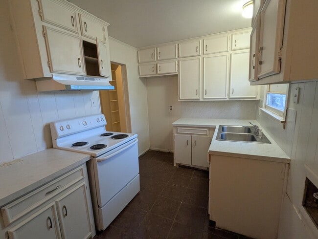 Photo - 2104 E 29th St