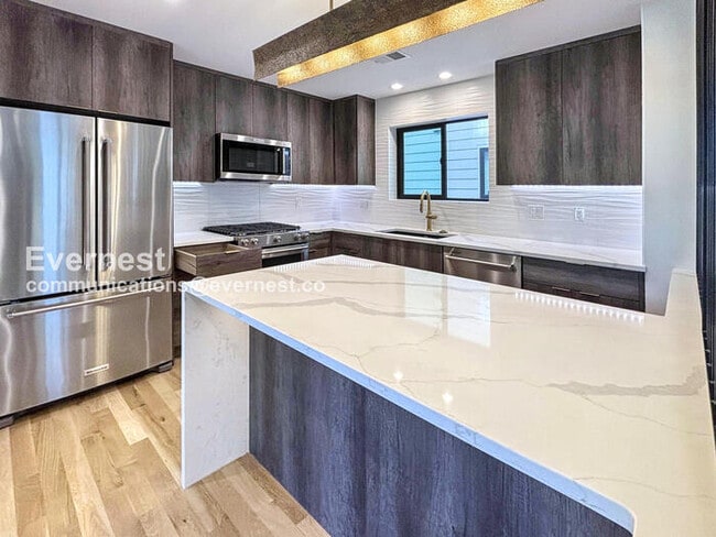 Photo - 2162 S Ash St