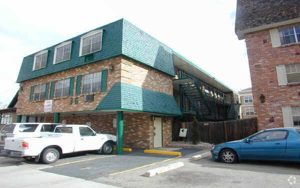 Photo - Emerson Plaza