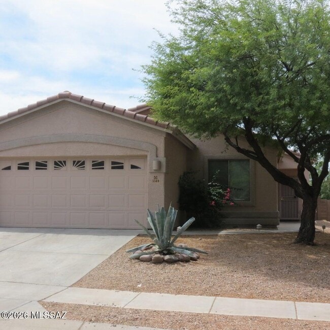 Building Photo - 5569 W Crimson Bluff Dr