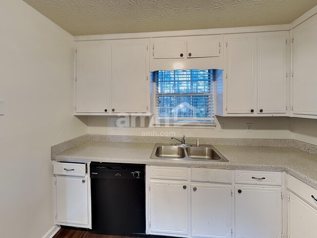 Photo - 200 Deer Walk Dr