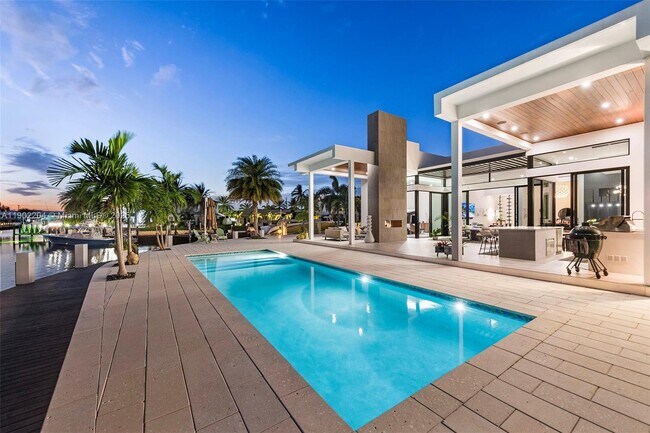 Photo - 3701 NE 26th Ave