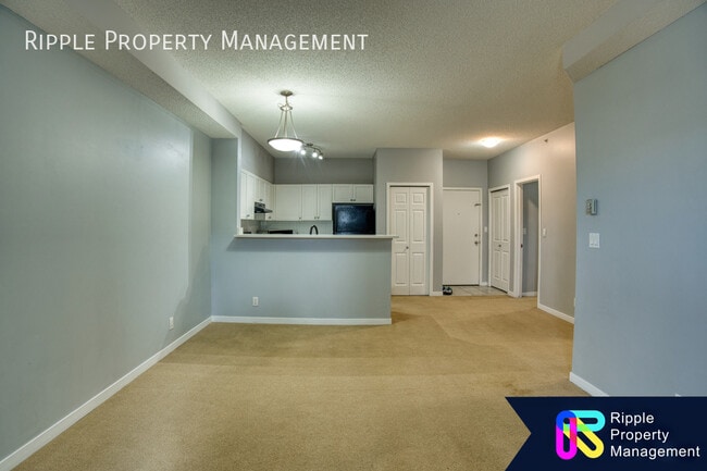 Photo - GORGEOUS 1 BED+DEN/ 1 BATHS CONDO Unité 2403