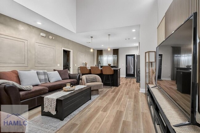 Photo - 840 Abode Ave