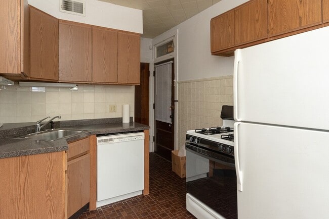 Photo - 3617 N Paulina St Unit M07H