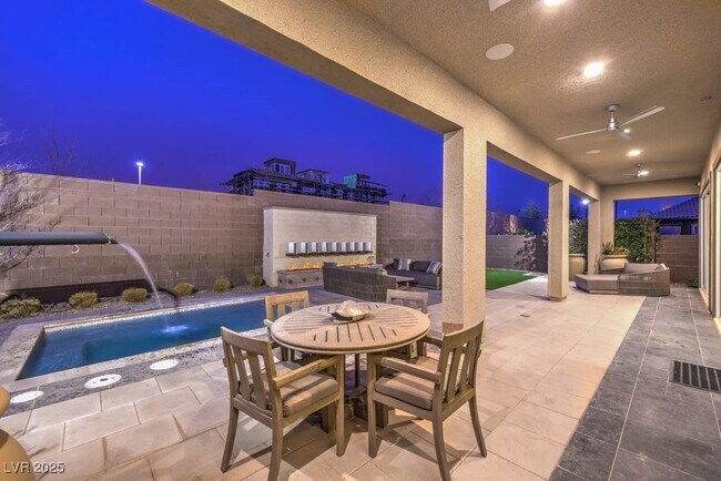 Photo - 2542 Strathmill Ave