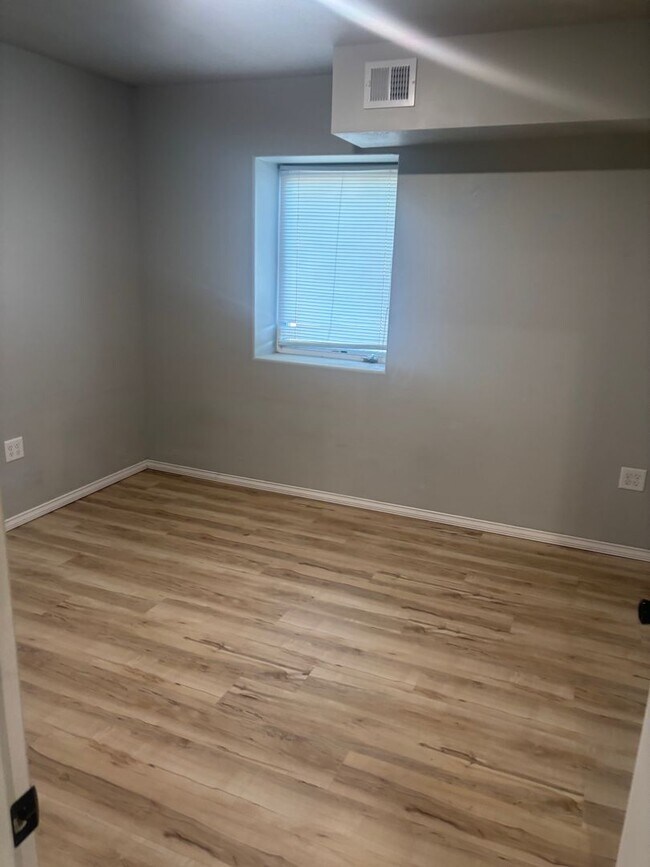 1527 NW 2nd St Unit 1527 NW 2nd St #7
