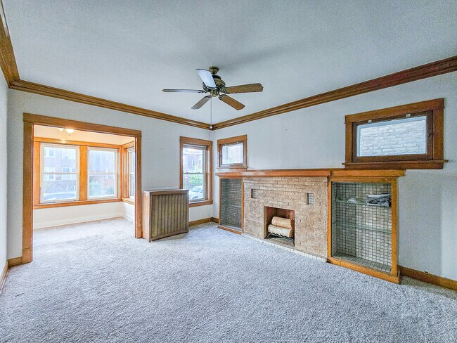 Photo - 3338 W Cullom Ave Unit 1