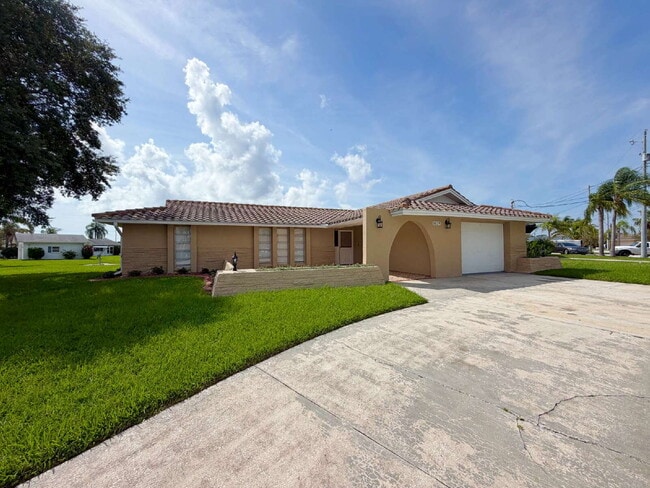 Photo - "Charming 2-Bed, 2-Bath Oasis with 1334 Sq Ft in New Port Richey!"
