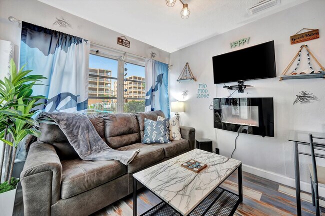 Photo - 11420 1st St E Unidad ID1302345P