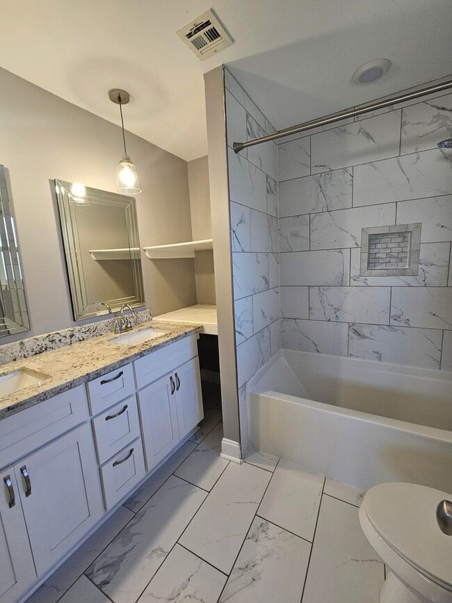 Photo - 4 Bedroom, 2 Bath Newly Renovated House for Lease