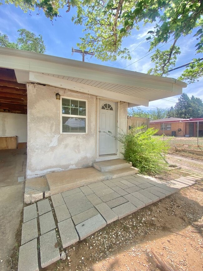 Building Photo - 2019 42nd St Unit B