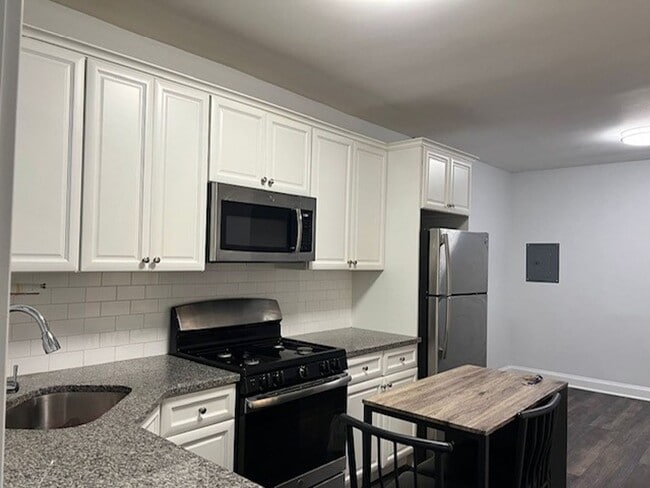 Photo - Amitville Flats