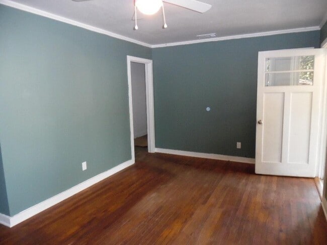 1 Sherwood Ln