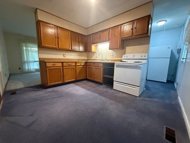 5008 Valley Ln