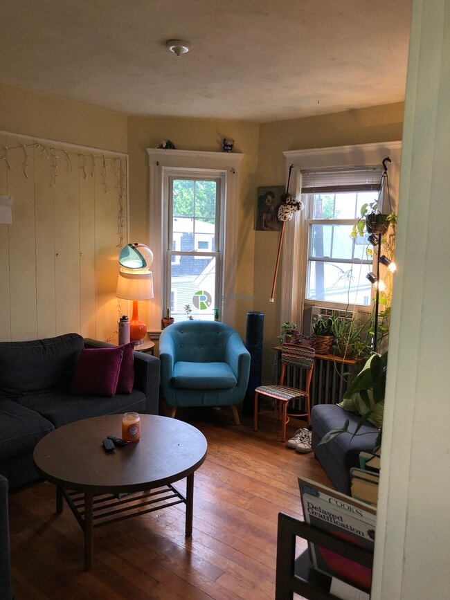Building Photo - 67 Marion St Rental