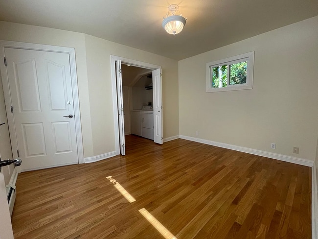 Photo - 136-138 Finger