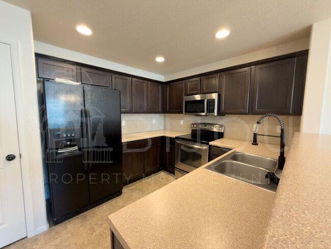 5433 Lester Alley