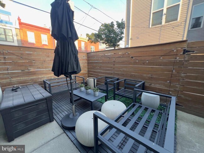 Photo - 2700 Sears St