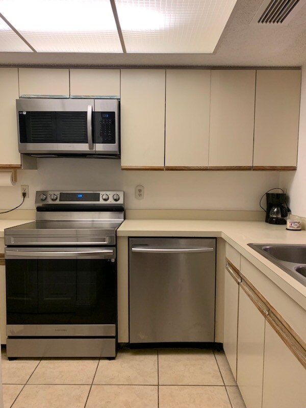 NEW APPLIANCES - 5310 Royal Palm Ave