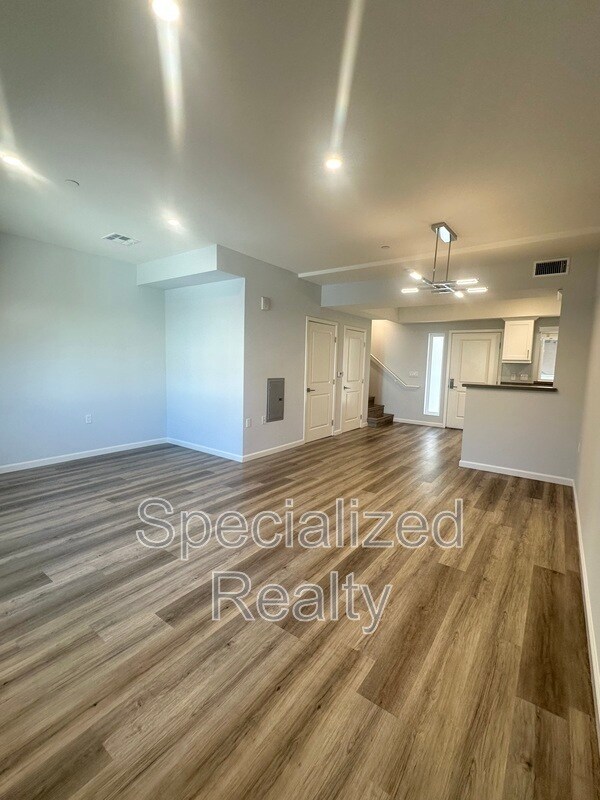 Photo - 366 Burchett St Unit 214