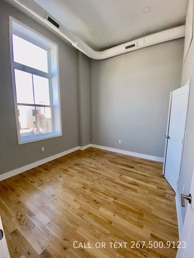 Photo - 1523 W Girard Ave Unit 305