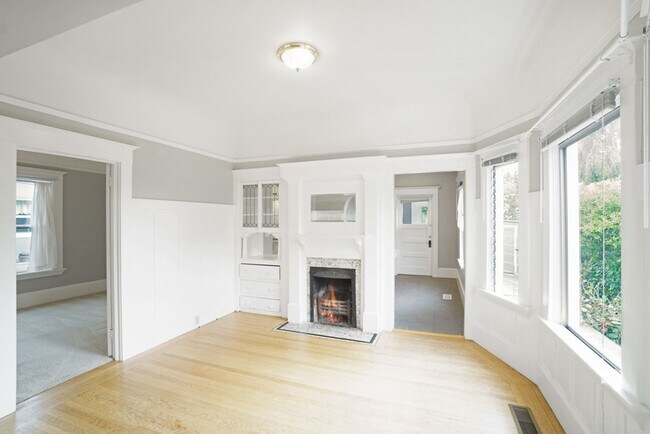 2841 Washington Street - 3 bedroom | 1 bat... - 2841 Washington Street - 3 bedroom | 1 bat... House