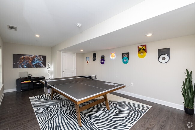 4BR, 4.5BA - 3,000SF - Game Room