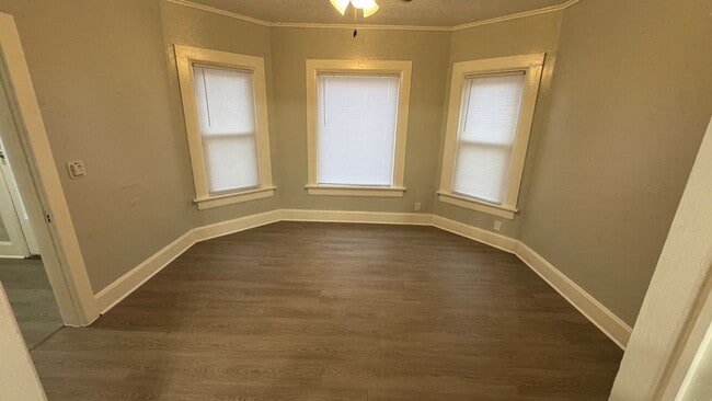 Photo - 219 W 15th St