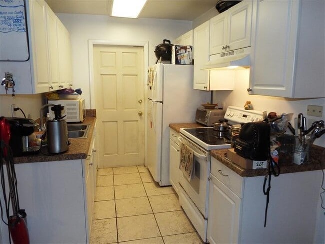 Photo - 898 NE 39th St Unit 2