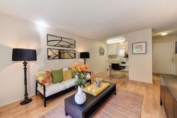 Photo - 126 Milford St Unidad 14