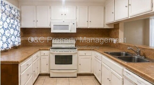 Building Photo - 4875 N Backer Ave Unit 158