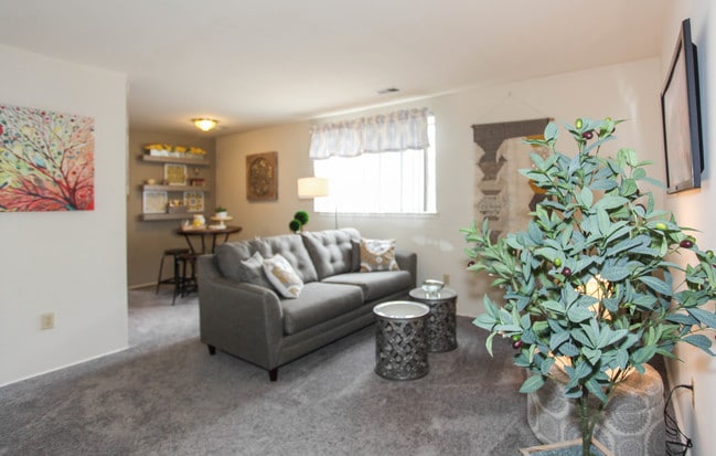 Gardenvillage Apartments & Townhouses
