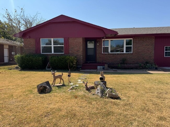 Building Photo - 84 SW 45th St