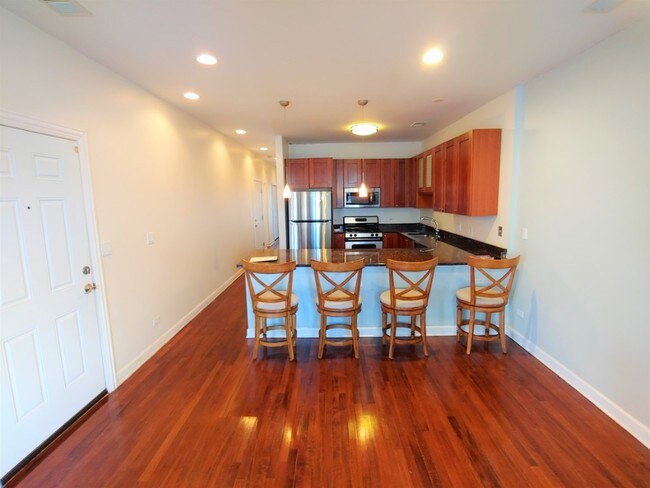 Photo - Noble Square 2b/2b Condo Rental Unit 2