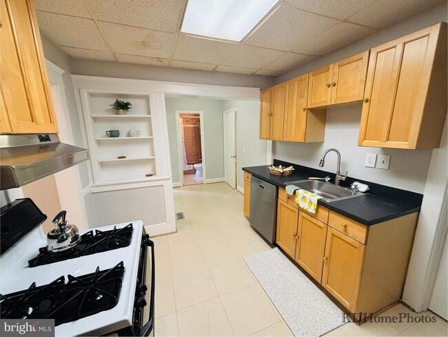 Photo - 7051 Eastern Ave NW
