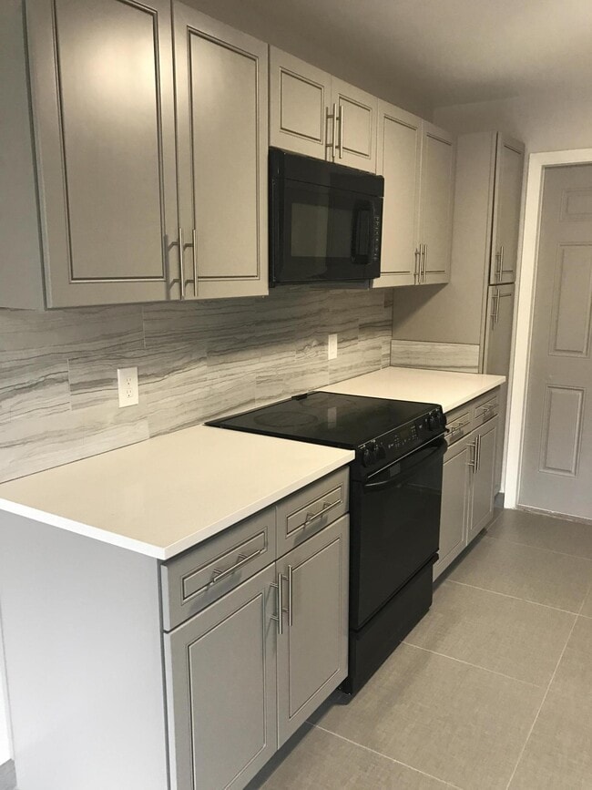 Photo - 142 SW 8th Ave Unit Apt B