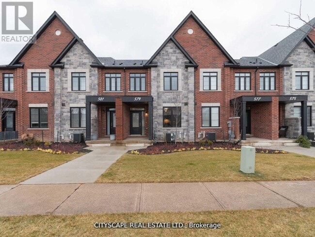 Photo - 579 Wedgewood Dr