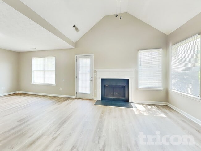 Photo - 225 Nina Cir