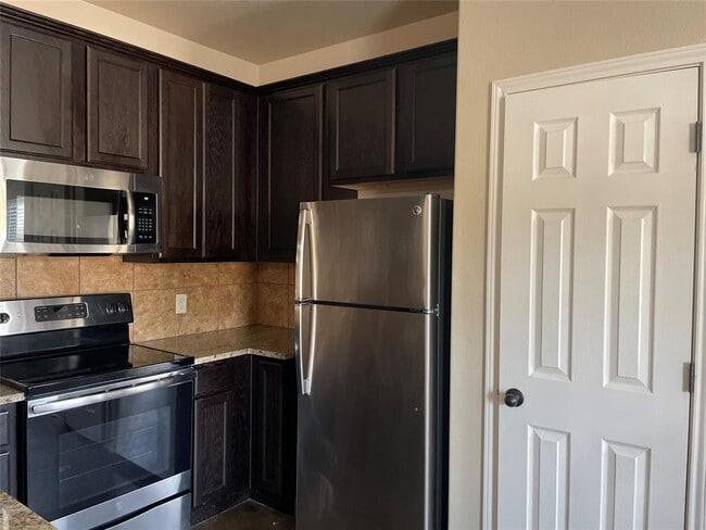 Photo - 366 Joanne Lp