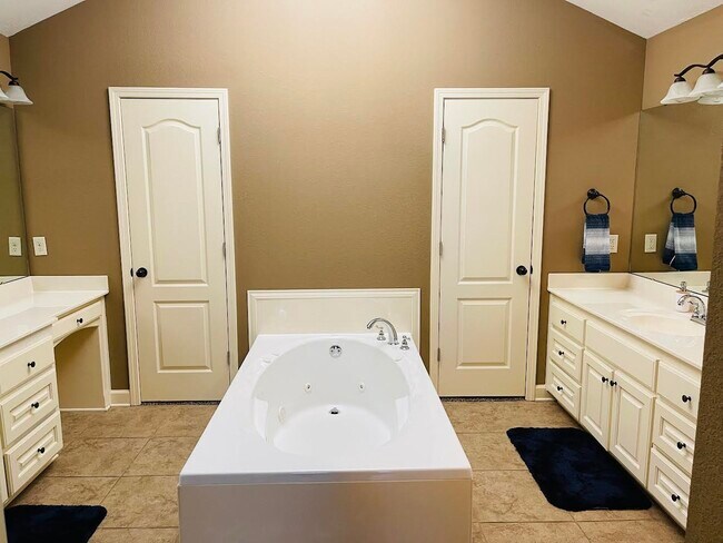 Photo - 2012 Airborn Dr