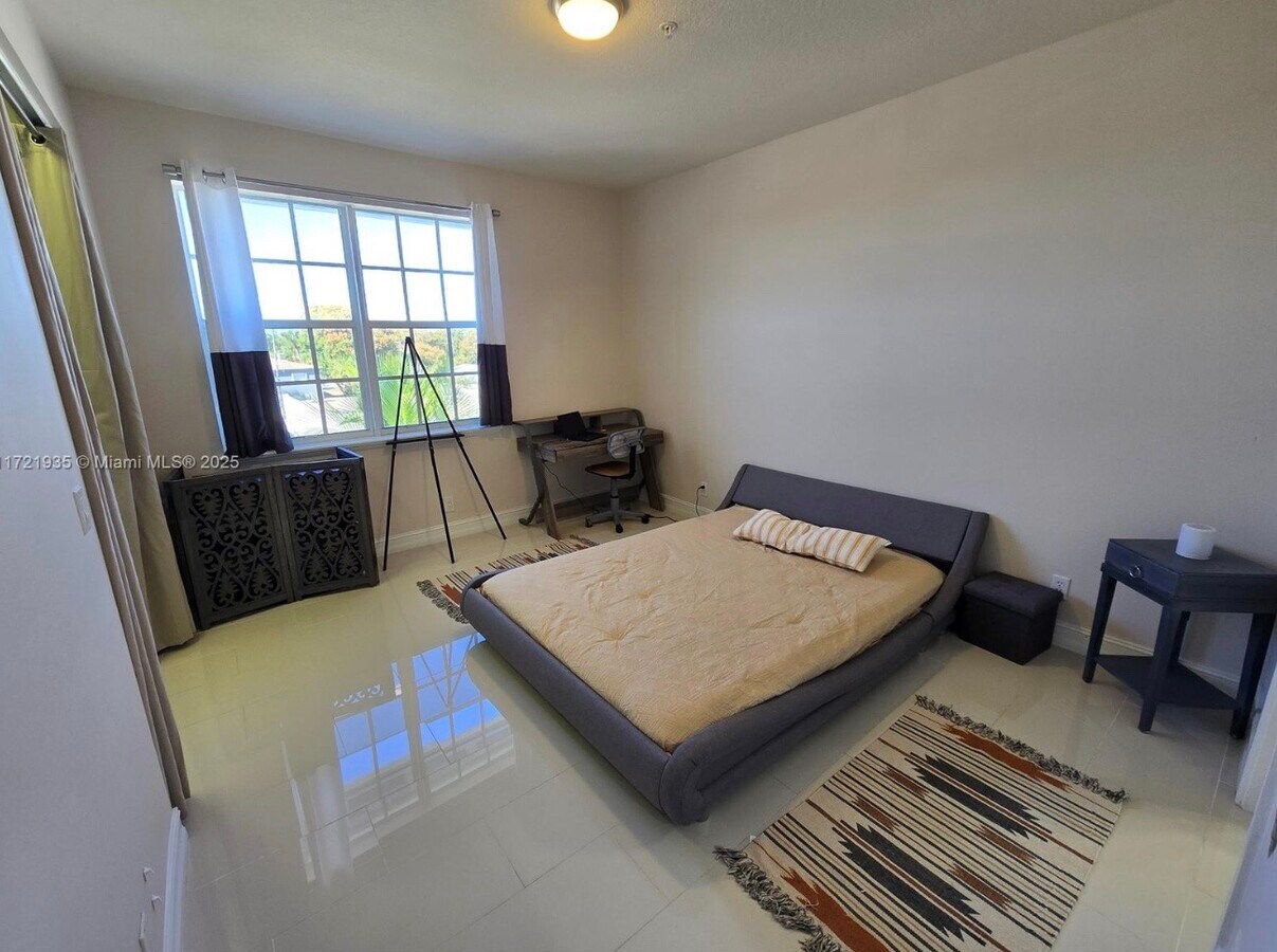 Photo - 310 N Dixie Hwy