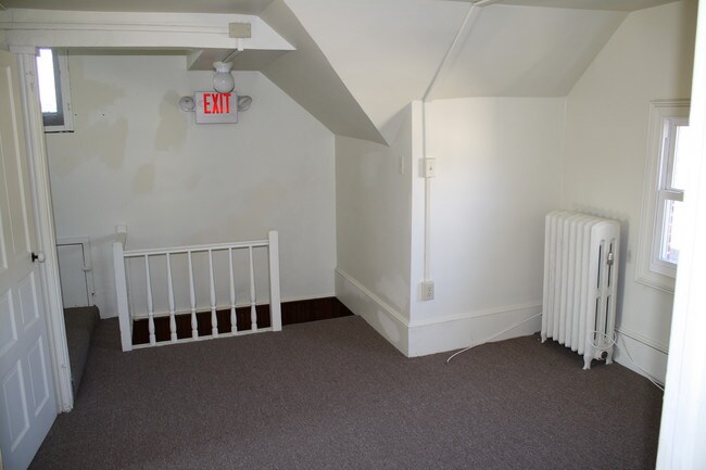 Photo - 362 E Main St