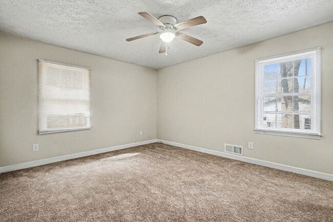 Photo - Large 3 Bedroom 2 Bath Home