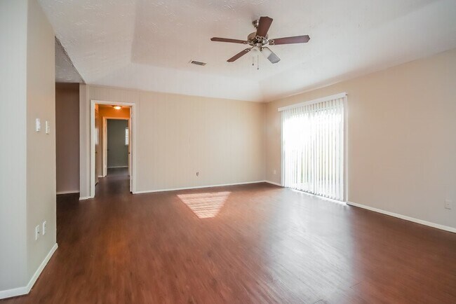 Photo - 4118 Brookhead Trail