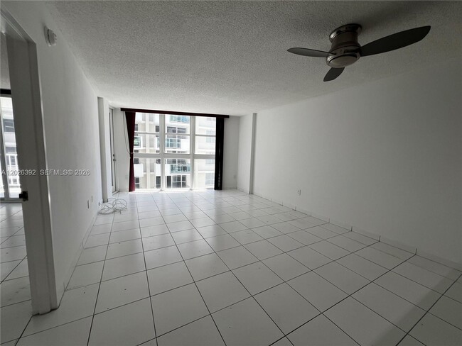 Photo - 1228 West Ave Unidad 1114