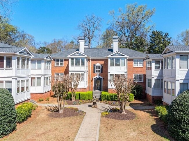 Building Photo - 115 Peachtree Memorial Dr NW Unit C3